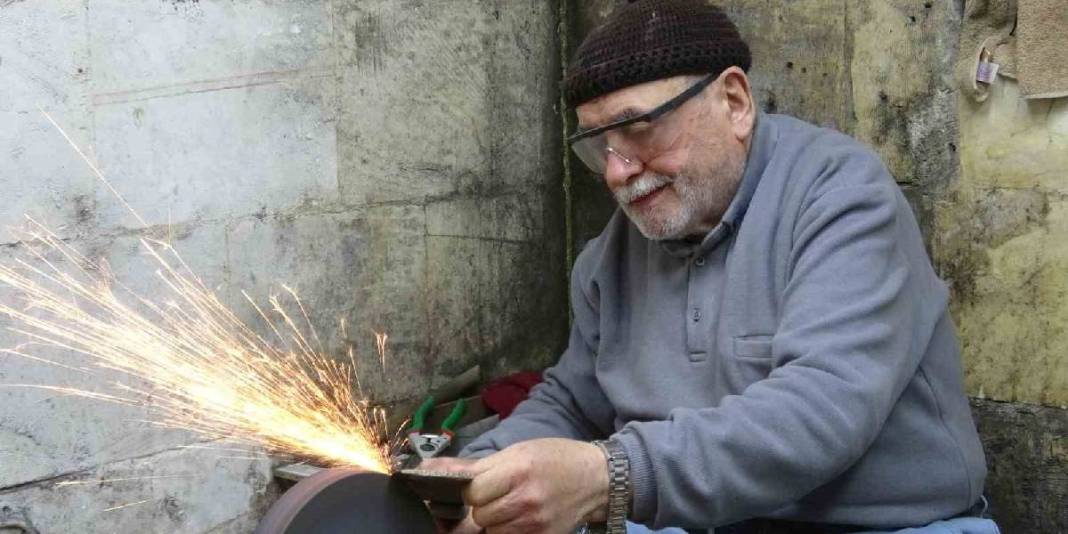 10 yaşında başladı 67 yılı geride bıraktı: 5 metrekarede yıllardır alın teri döküyor 2